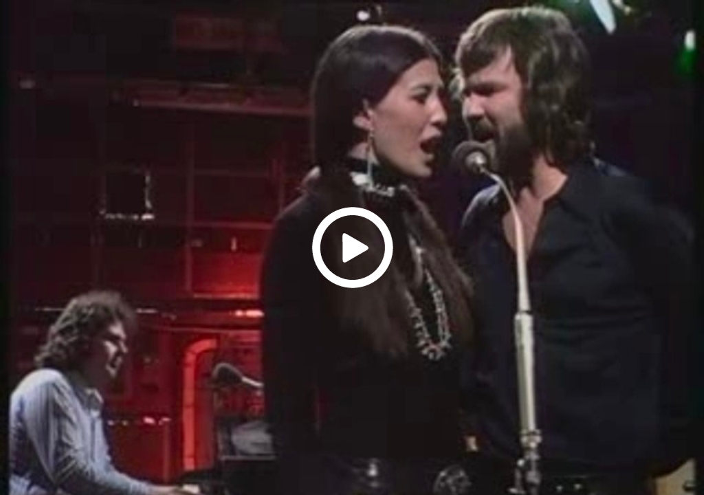 Kris Kristofferson and Rita Coolidge – Help Me Make Through The Night